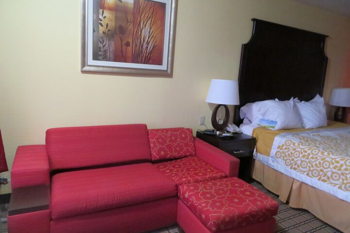 Room 48 of 80
