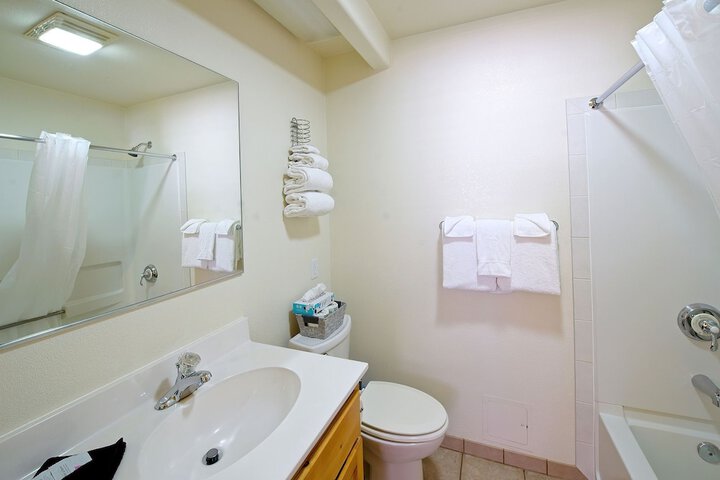 Room 12 of 16