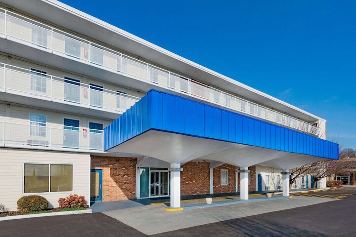 Hotel 6 of 35
