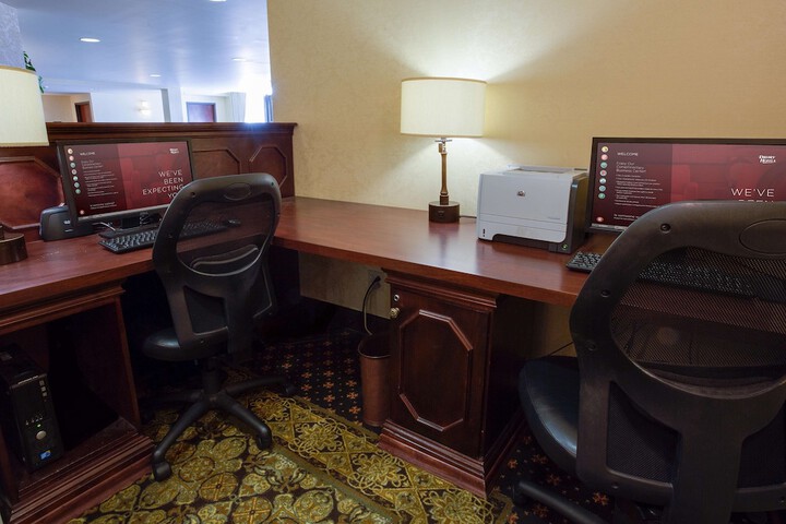 Business Center 61 of 61