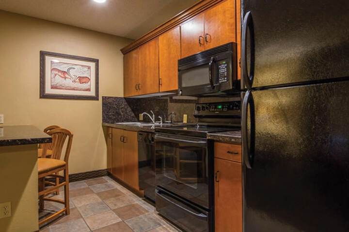 Best Western Plus Deer Park Hotel & Suites