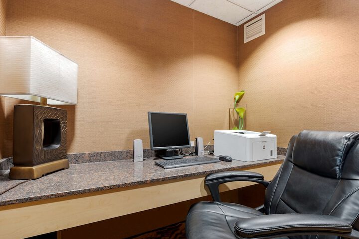 Business Center 61 of 62