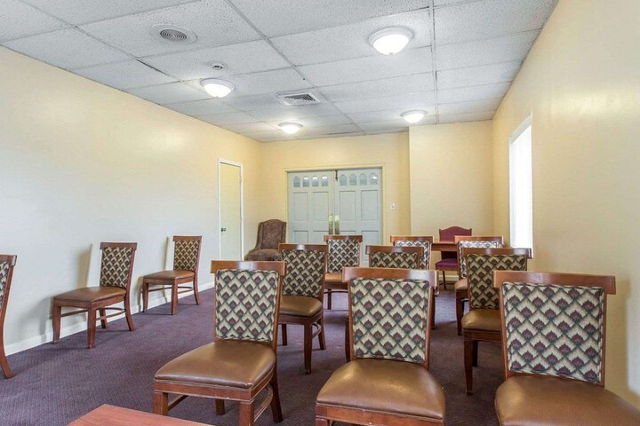 Econo Lodge Dalton West