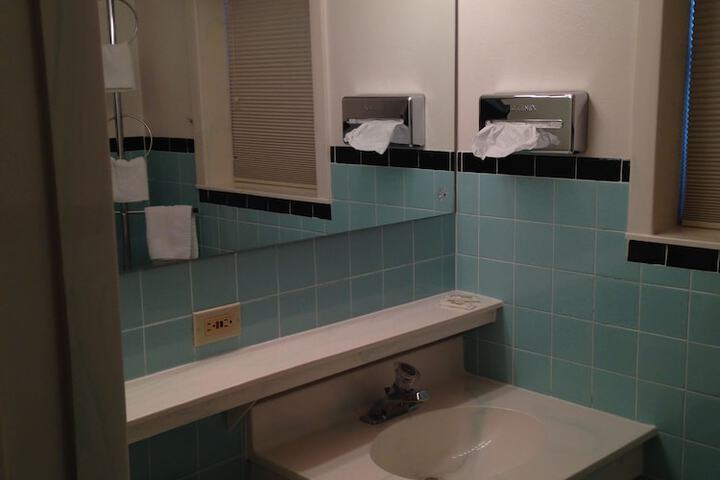 Room 46 of 81