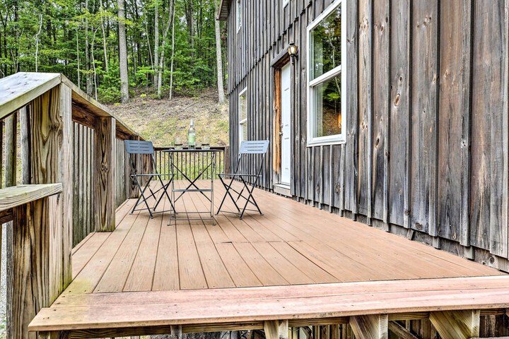 Hike & Zip-line: Red River Gorge Cabin w / Hot Tub!