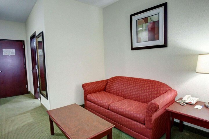 Room 7 of 33