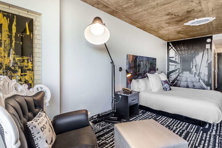 Room 49 of 74