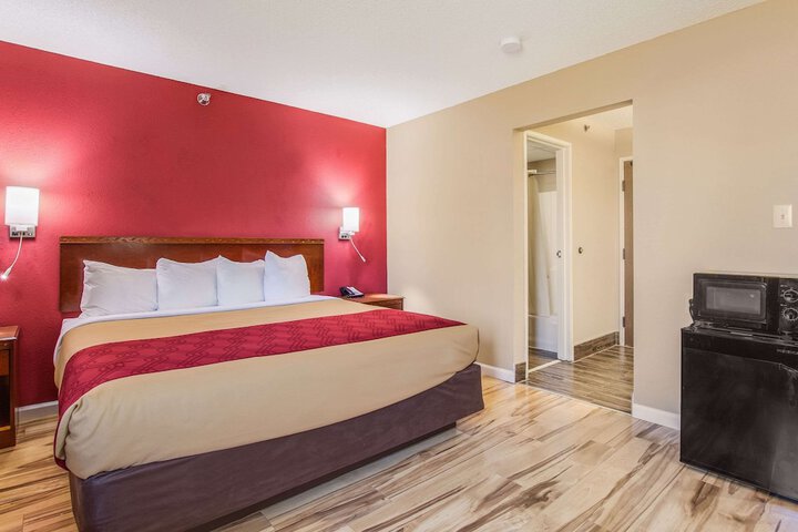 Room 20 of 28