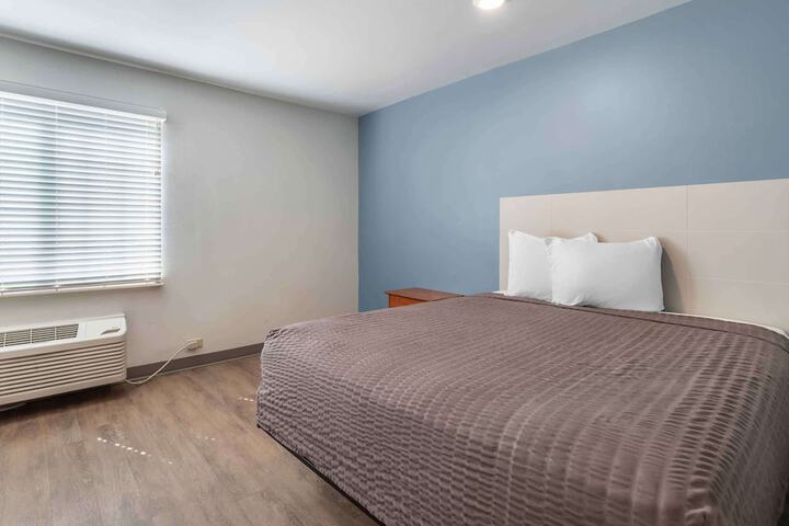 Room 14 of 30