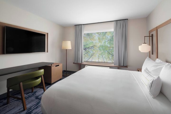 Room 15 of 28