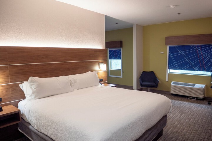Holiday Inn Express & Suites Greenville Airport by IHG