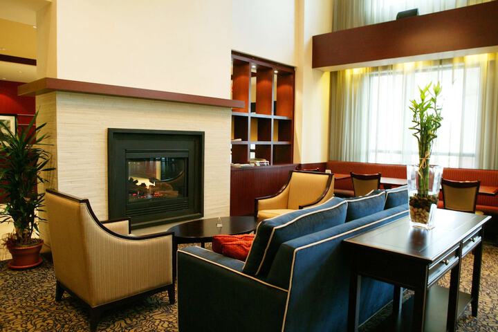 Hampton Inn & Suites by Hilton Laval