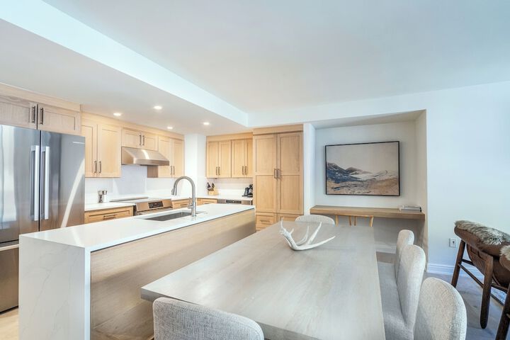 Madeline Hotel & Residences Auberge Collection