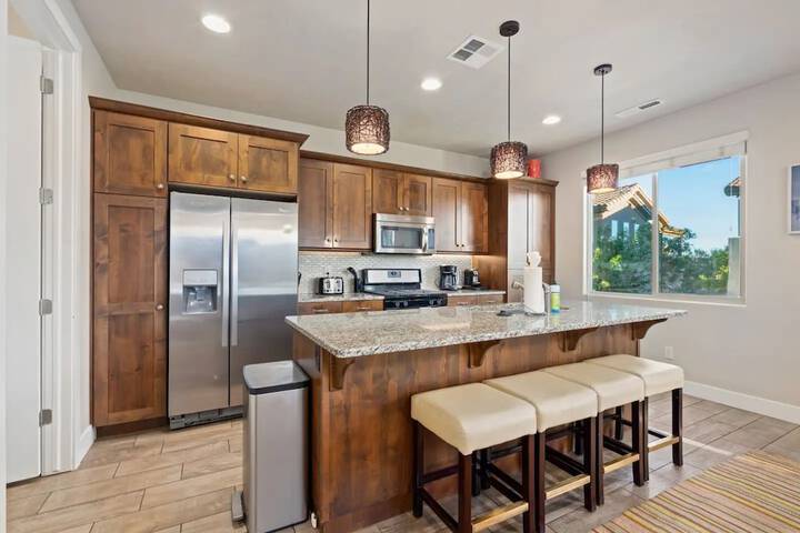 Entire Home Paradise Pools 2 King Suites