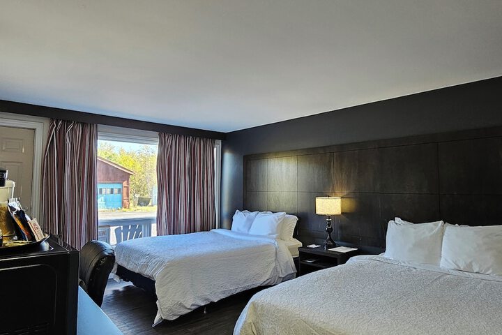 Room 9 of 16