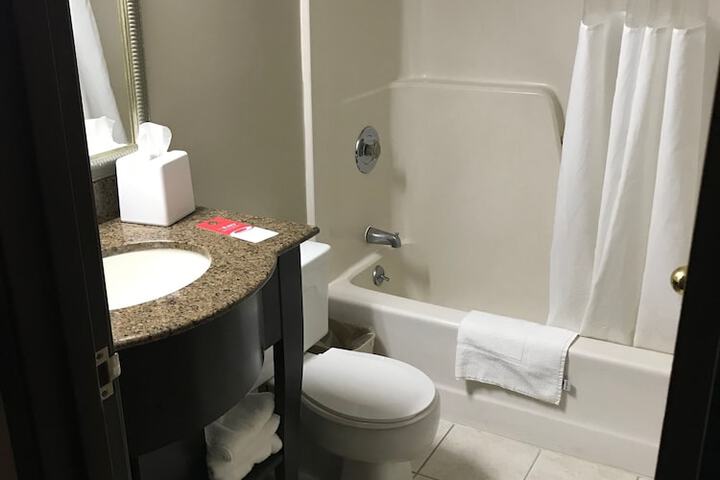 Room 8 of 11