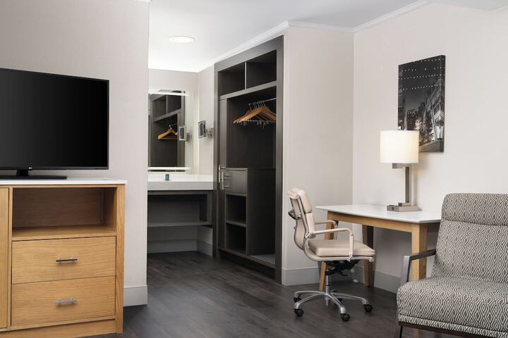 DoubleTree by Hilton Providence Airport Warwick
