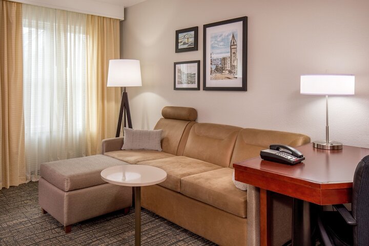 Room 16 of 38