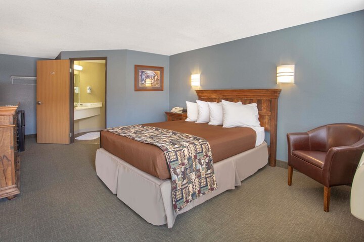 Room 14 of 22