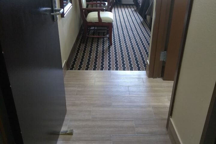 Room 11 of 32