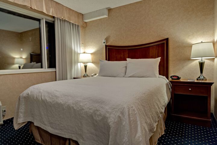 Room 26 of 74