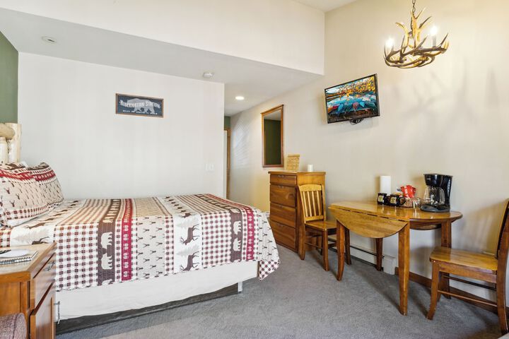 Room 25 of 95