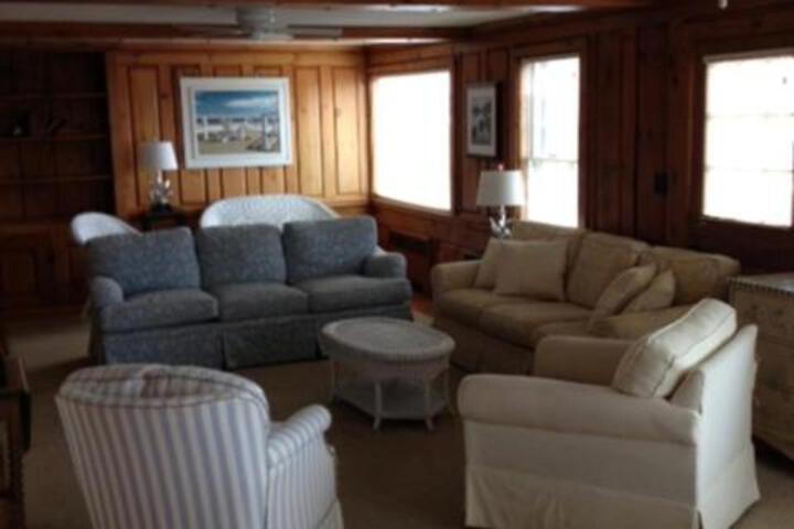 Wychmere Beach Club