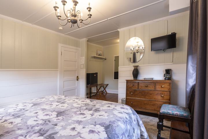Room 145 of 309