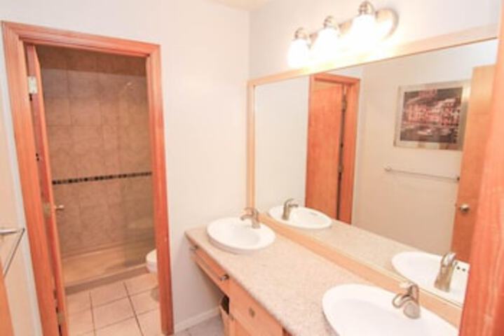 Quelah Condo