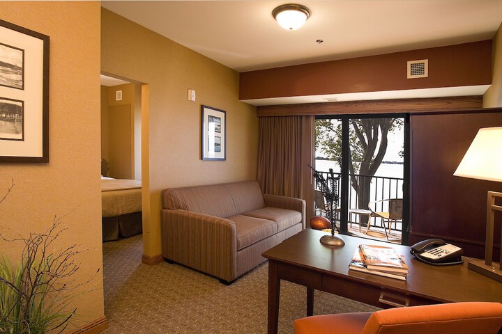Kings Pointe Waterpark Resort