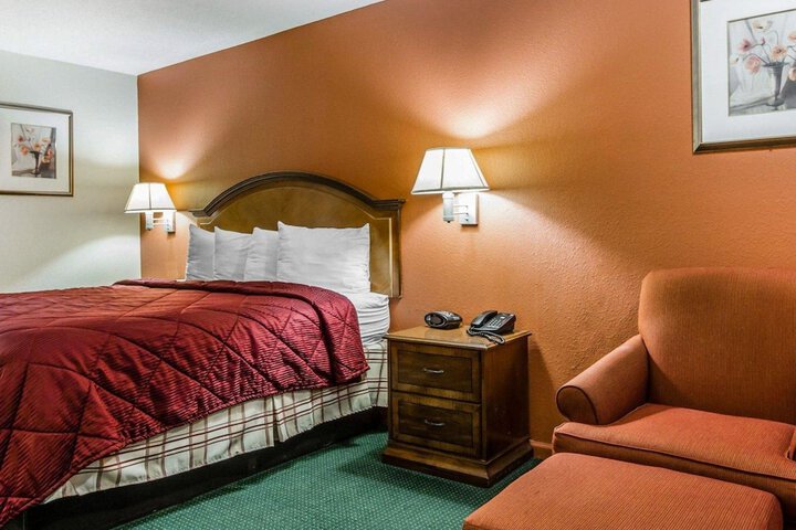 Econo Lodge Inn & Suites Enterprise