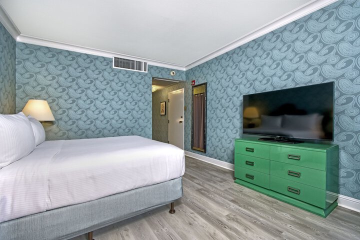 Room 21 of 34
