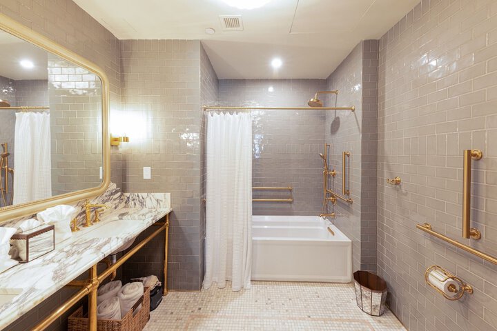 Hotel Cleo Knoxville Downtown, a Tribute Portfolio Hotel