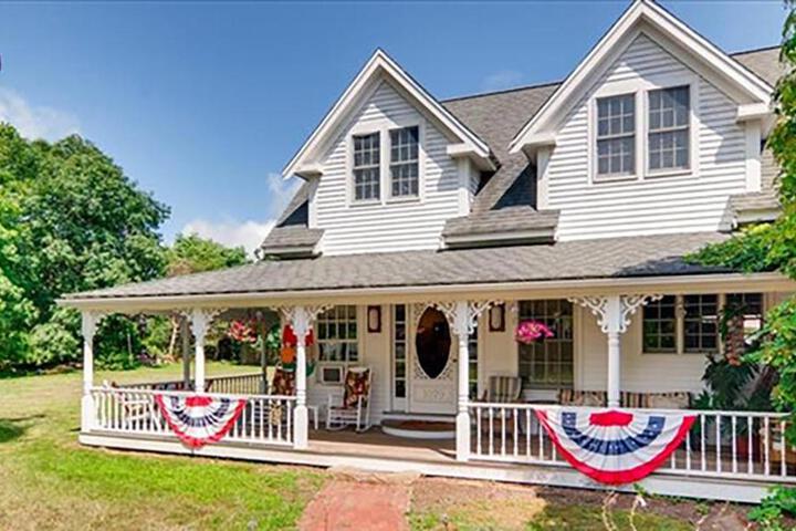 West Tisbury Inn