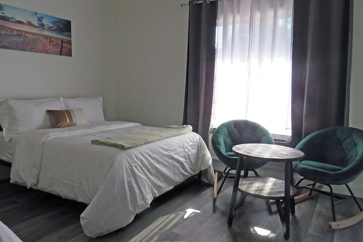 Room 51 of 103