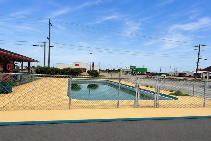 Southern Inn Lake Village Near Greenville MS 1