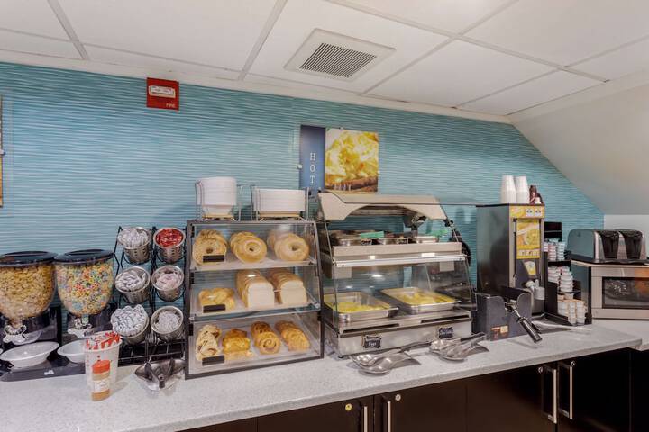 Breakfast/Coffee Service 47 of 60