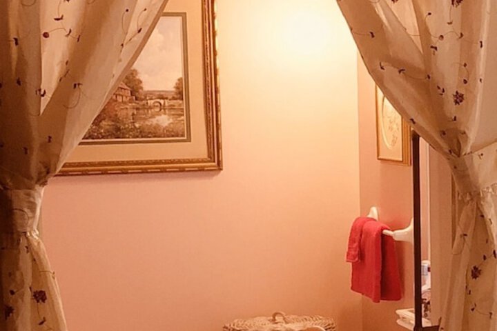 PRINCESS ANNE BOOK LOVERS INN