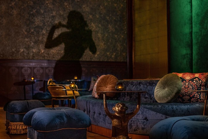 Lounge 68 of 82