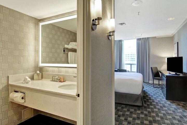 Room 42 of 116