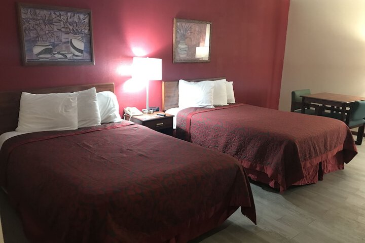 Days Inn by Wyndham Hillsboro
