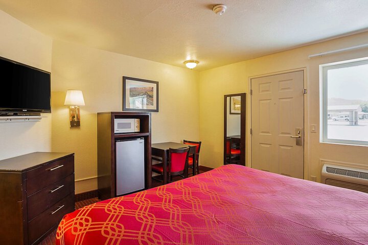 Room 27 of 44
