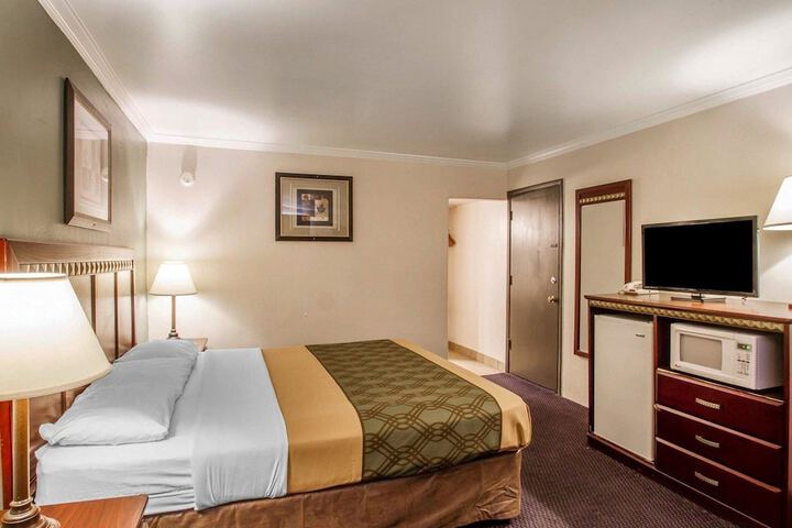 Room 13 of 23