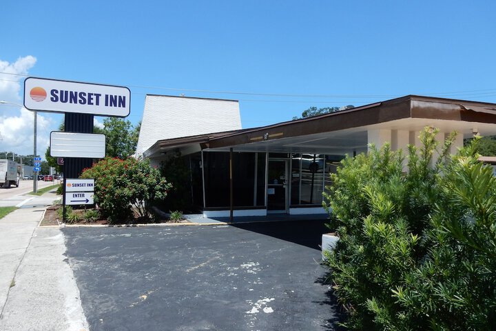Hotel 4 of 19