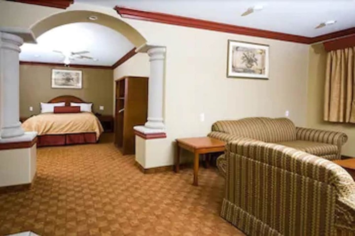Room 17 of 35