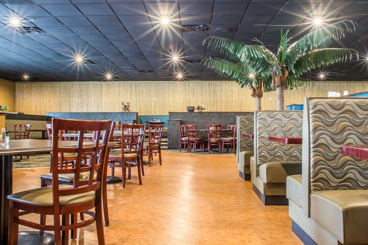 Quality Inn & Suites Palm Island Indoor Waterpark