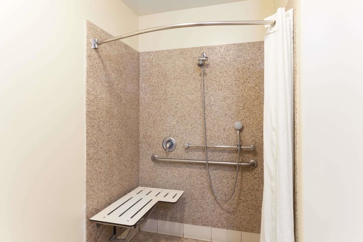 Room 12 of 25