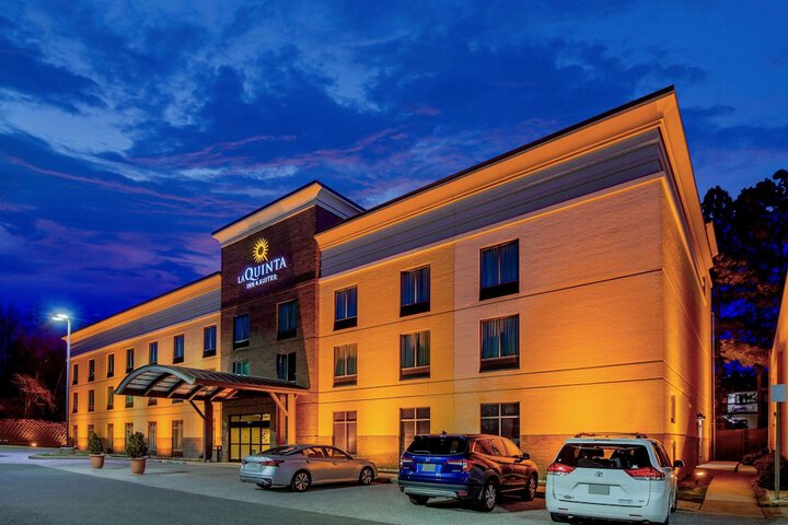 La Quinta Inn & Suites by Wyndham Bel Air / I-95 Exit 77A
