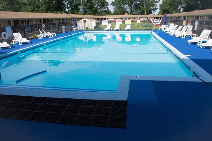 Pool 10 of 65