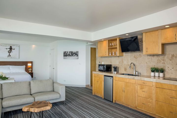 Grand Naniloa Hotel Hilo - a Doubletree by Hilton